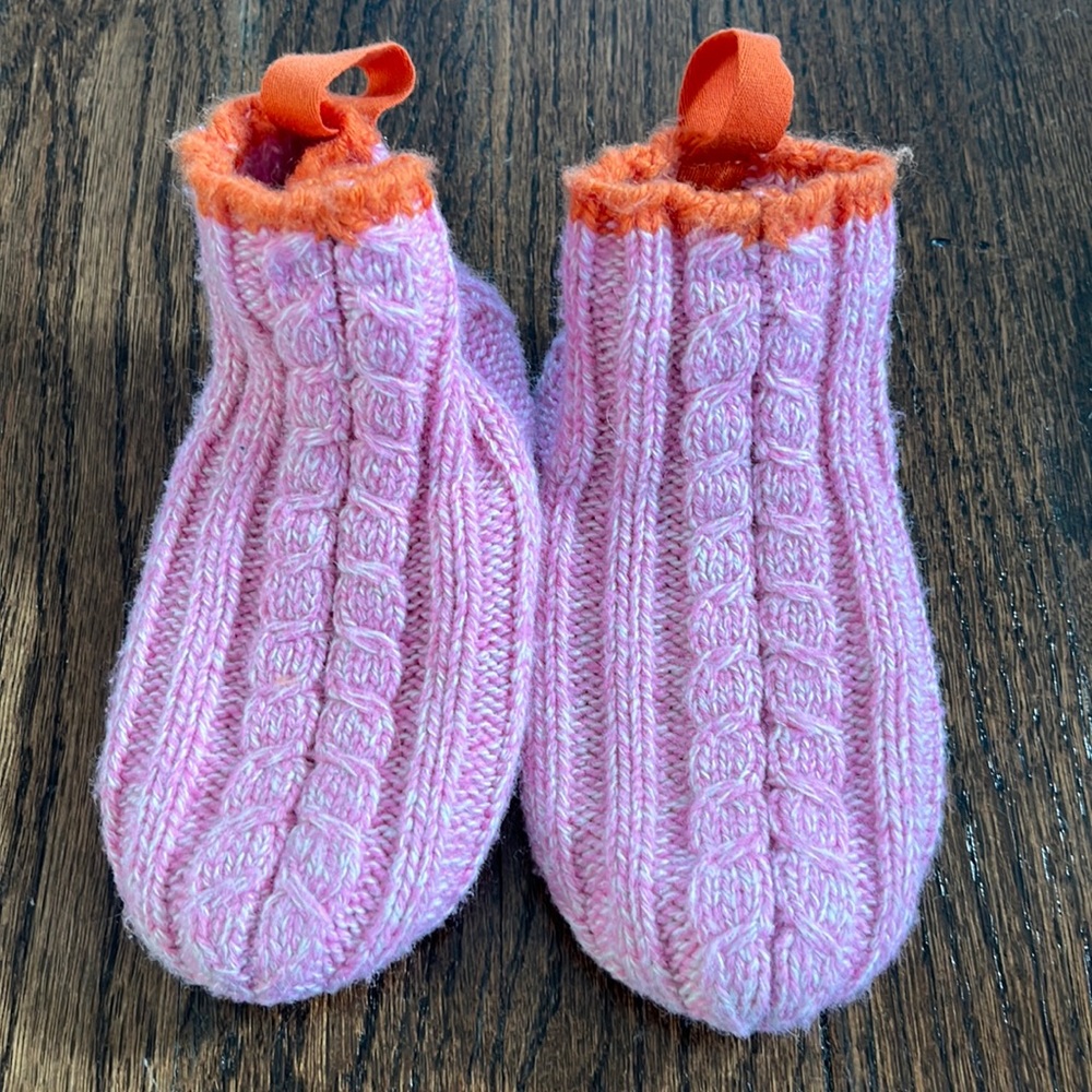 Bombas baby toddler girls’ gripper slippers knit sweater socks pink size 5-7